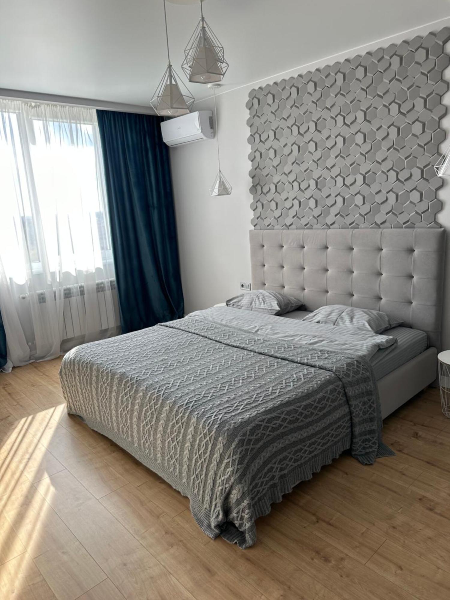 VIP Prestige Apartments: Central City Living Rivne Exterior photo